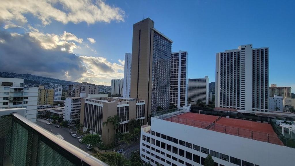 Waikiki Condo 2 Bedrooms 2 Bathrooms With 1 Free Parking Space Honolulu Exterior foto